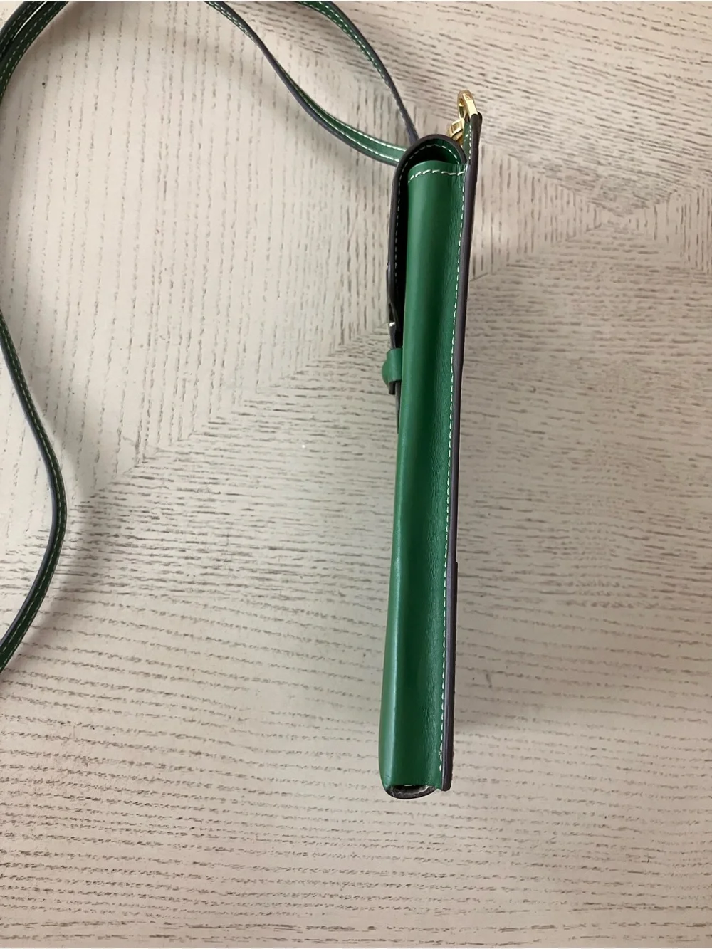 Sid Mashburn Green Leather Crossbody Phone Bag | Modern - Quiet Luxury